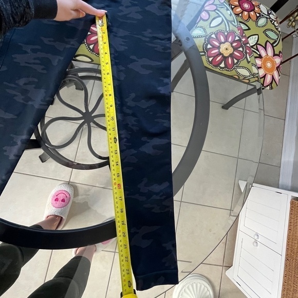 Spanx camo look at me now seamless high rise leggings size medium - Picture 7 of 13